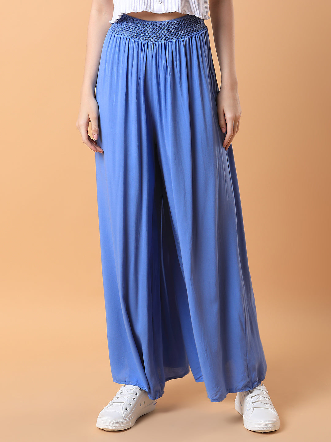 Women Solid Blue Pleated Loose Fit Trouser