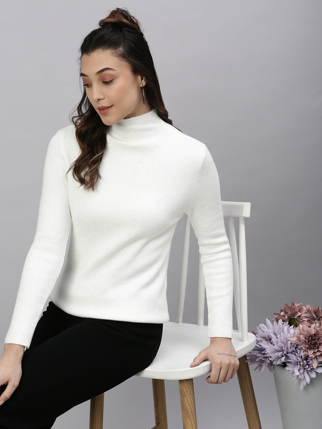 Women Solid White Top