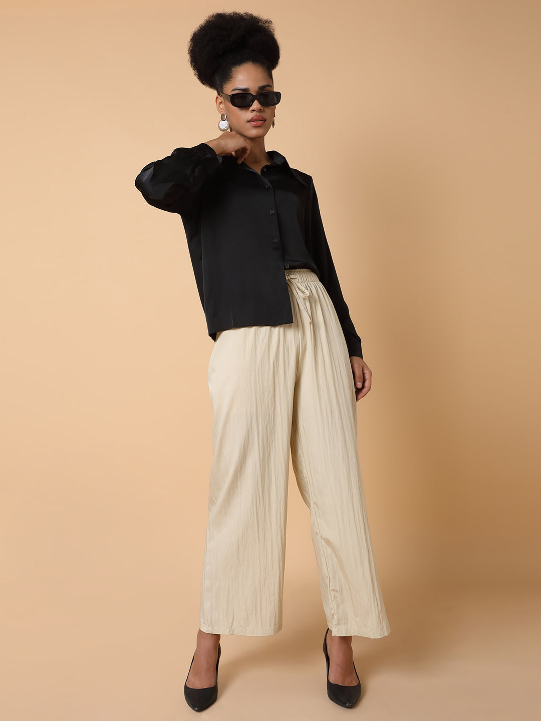 Women Solid Cream Straight Trouser