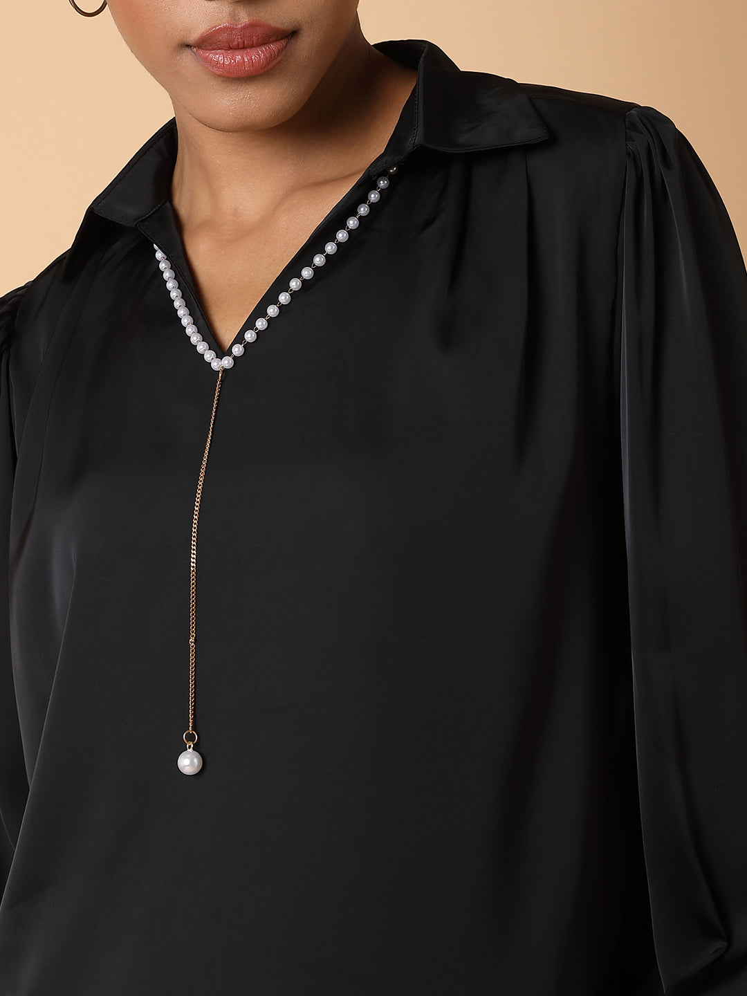 Women Solid Boxy Black Top with Neck Chain