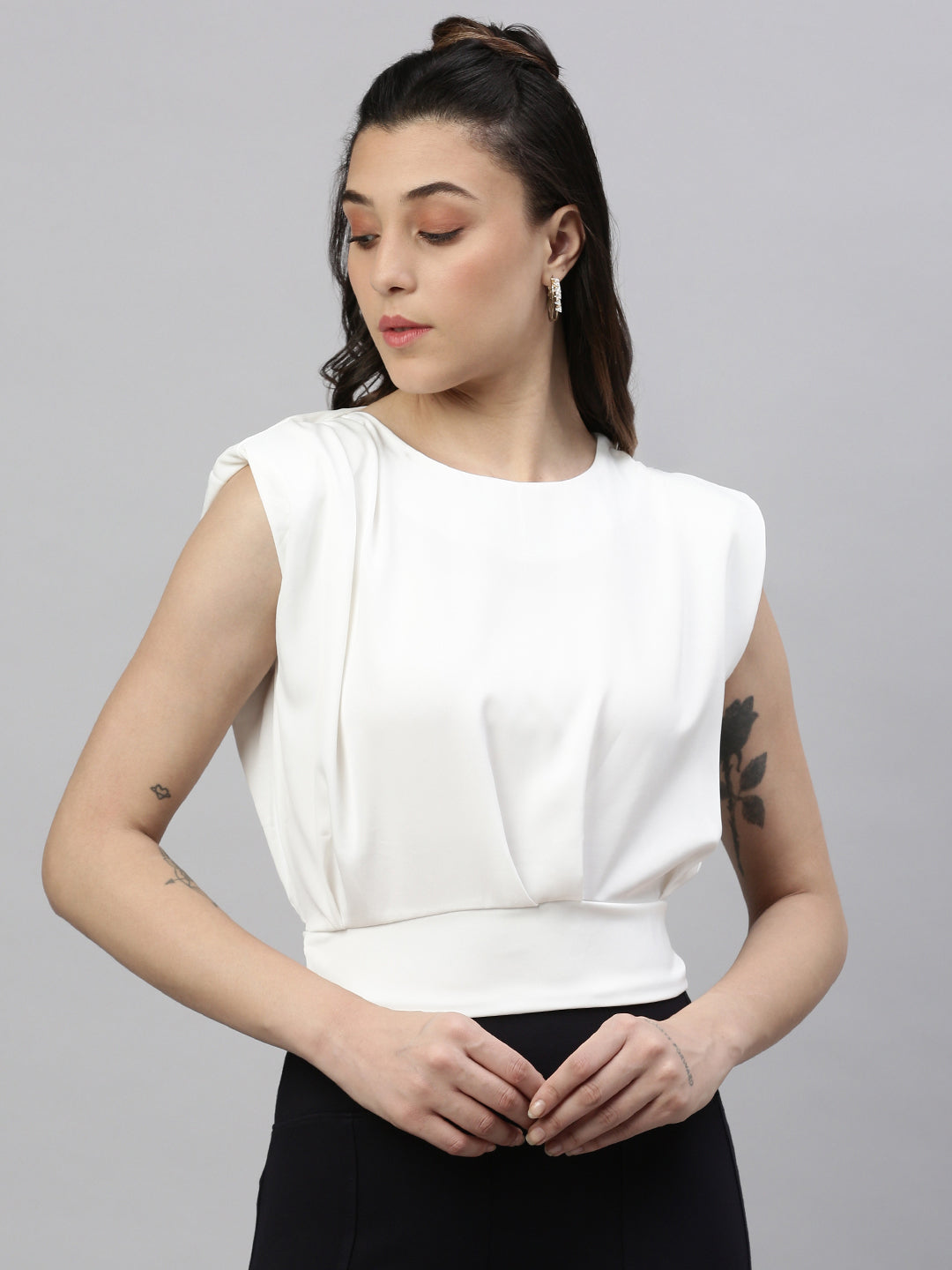 Women Solid White Top