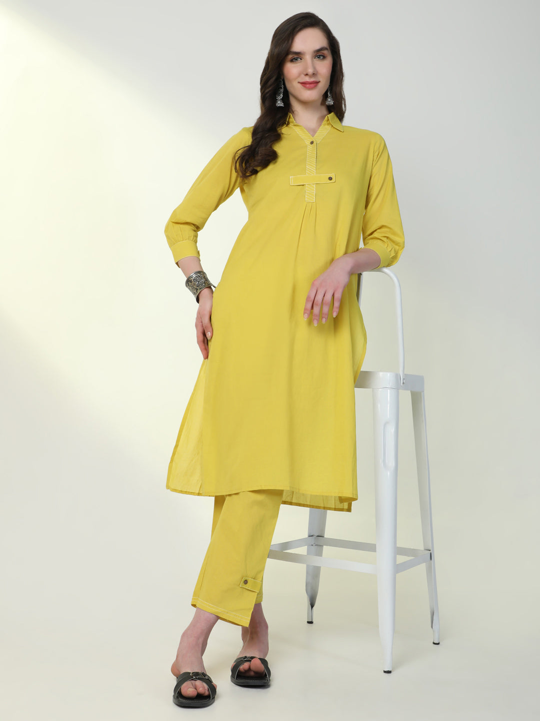 Women Yellow Solid Straight Kurta Set