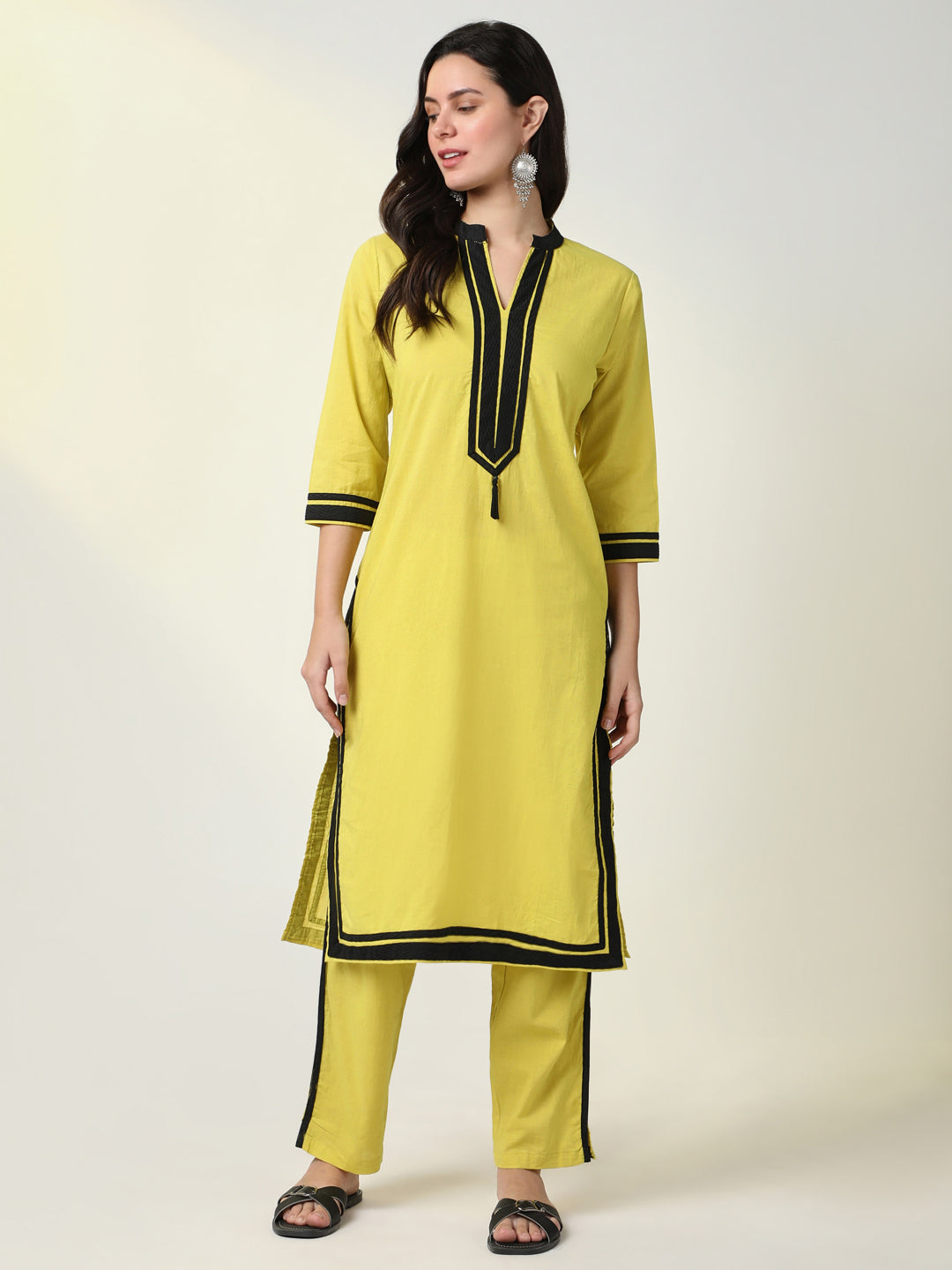 Women Yellow Solid Straight Kurta Set