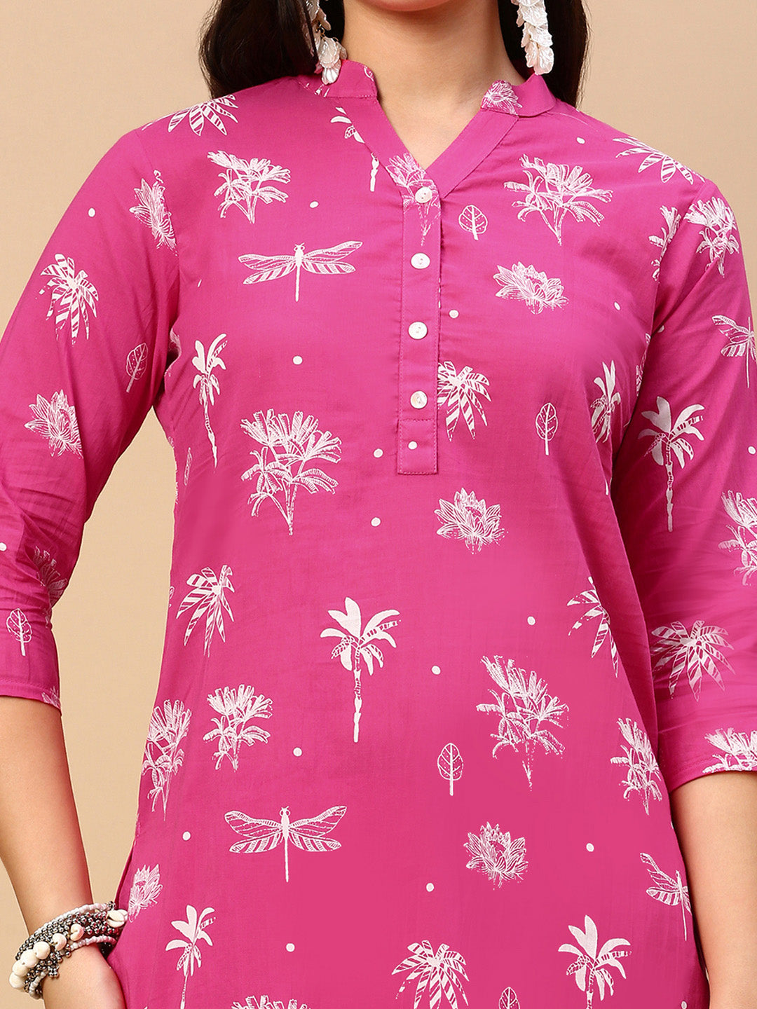 Women Floral Pink Straight Kurta Set