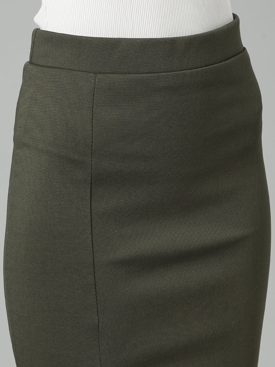 Women Solid Crepe Pencil Skirt