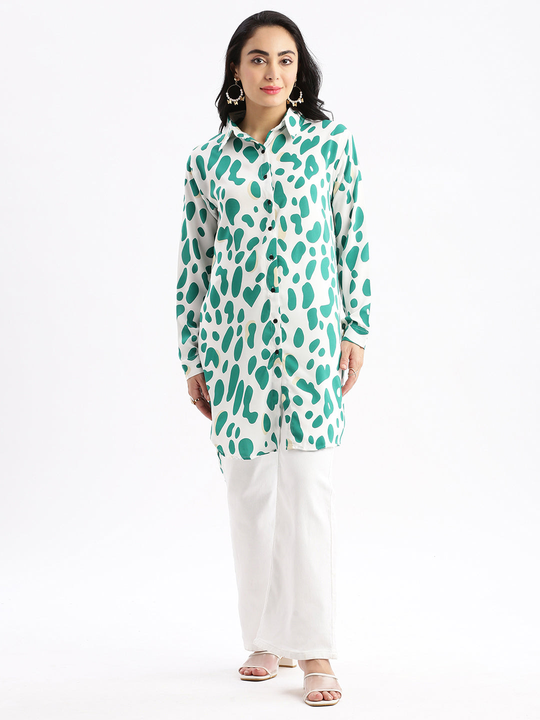 Women Abstract White Slim Fit Shirt