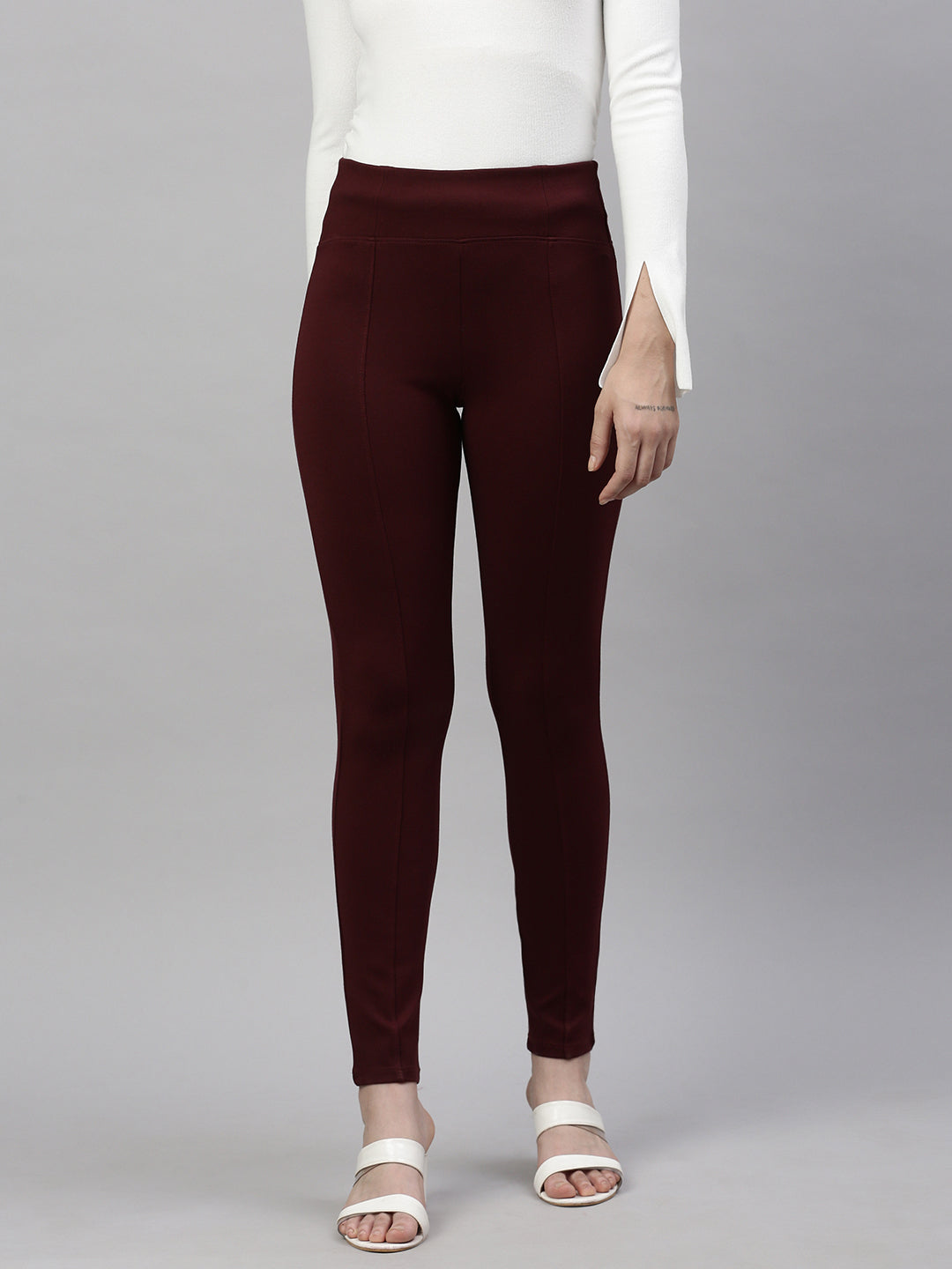 Women Solid  Maroon Slim Fit Jeggings