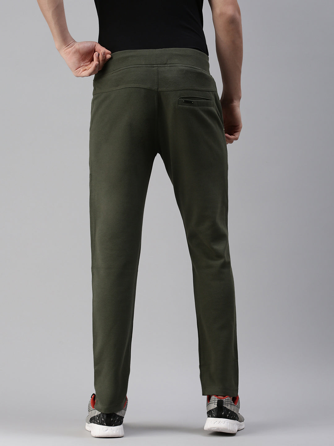 Men Solid Olive Straight Fit Trackpant