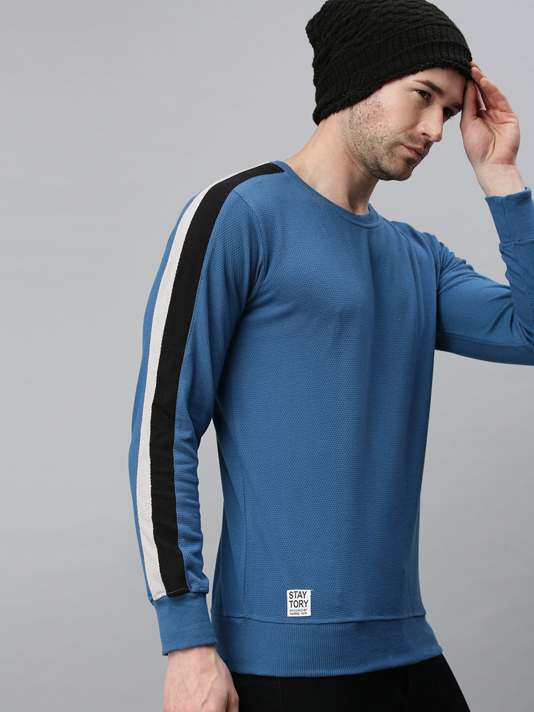 Men Solid Blue Sweatshirt