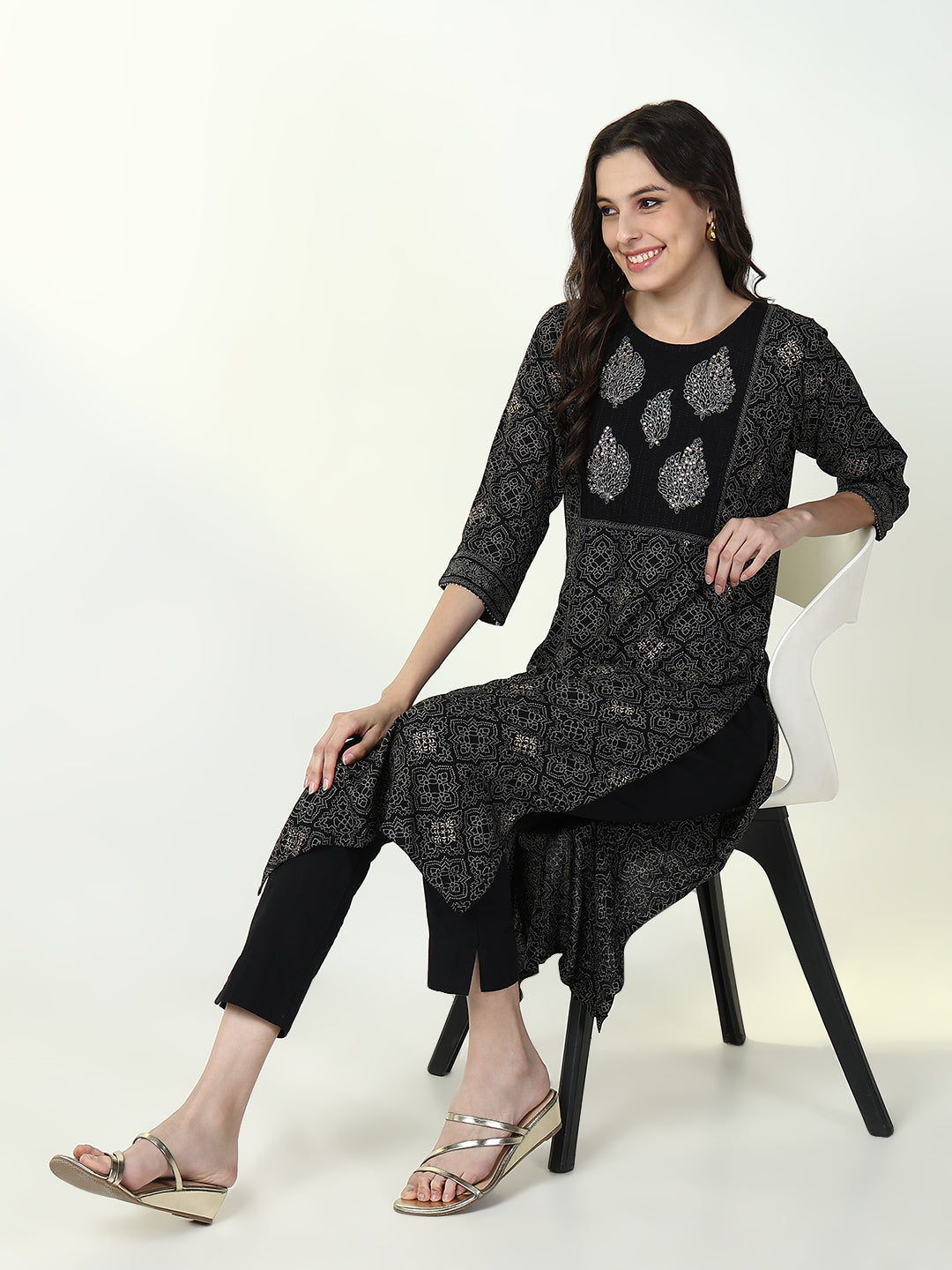 Women Black Graphic Straight Kurta