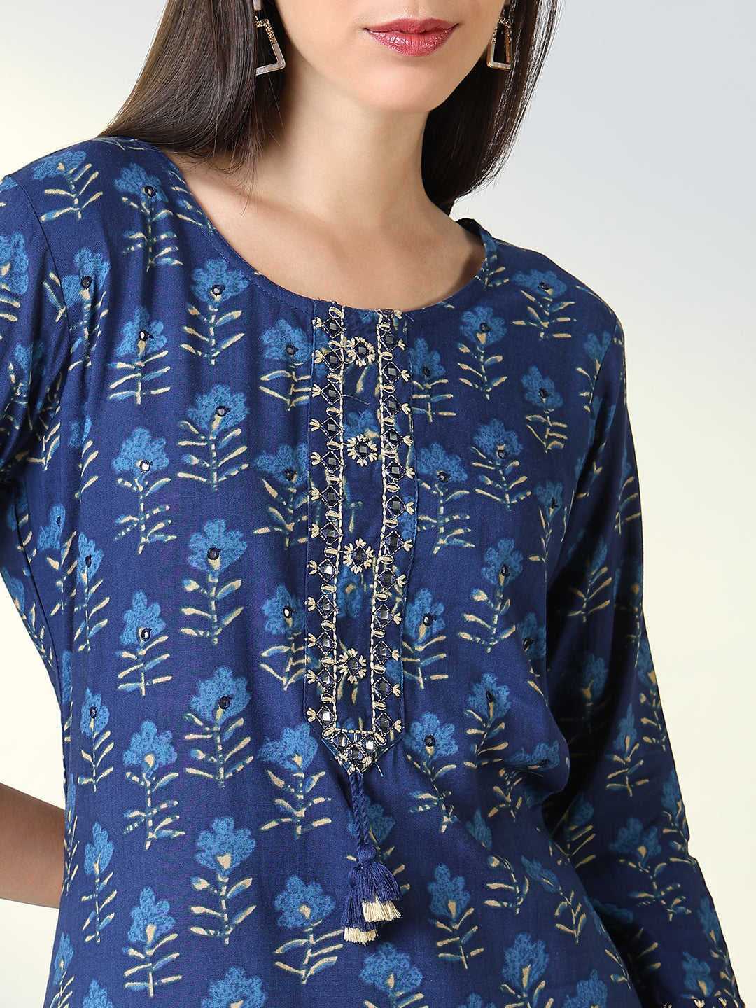 Women Blue Ethnic Motifs Straight Kurta