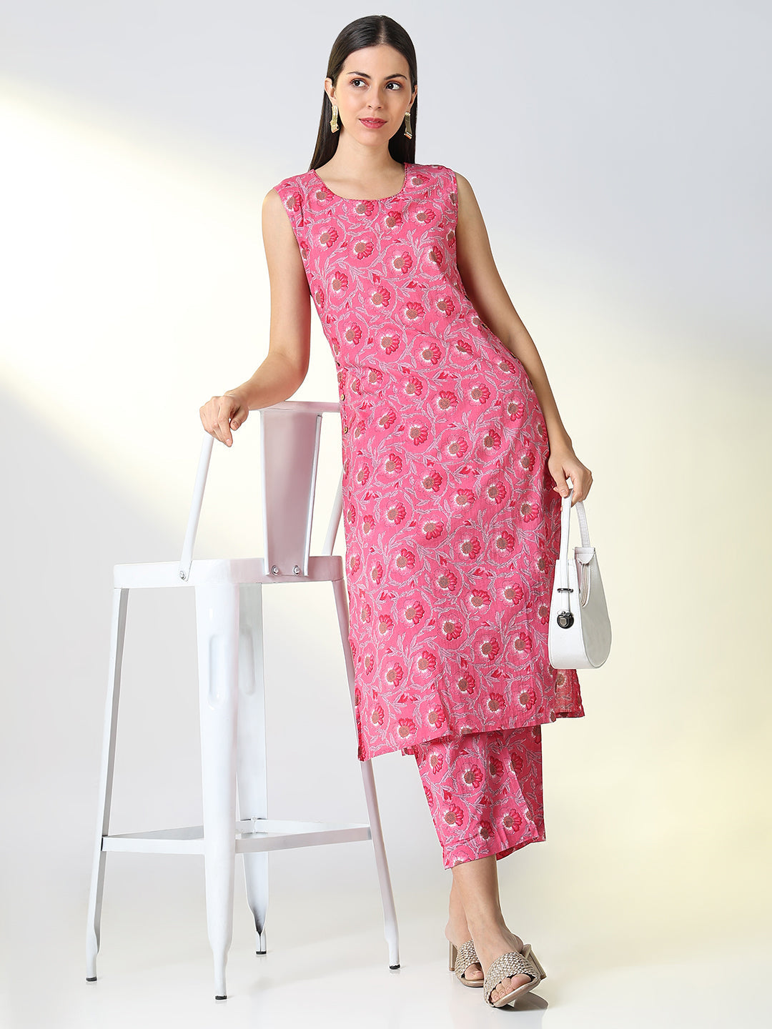 Women Pink Floral Straight Kurta Set