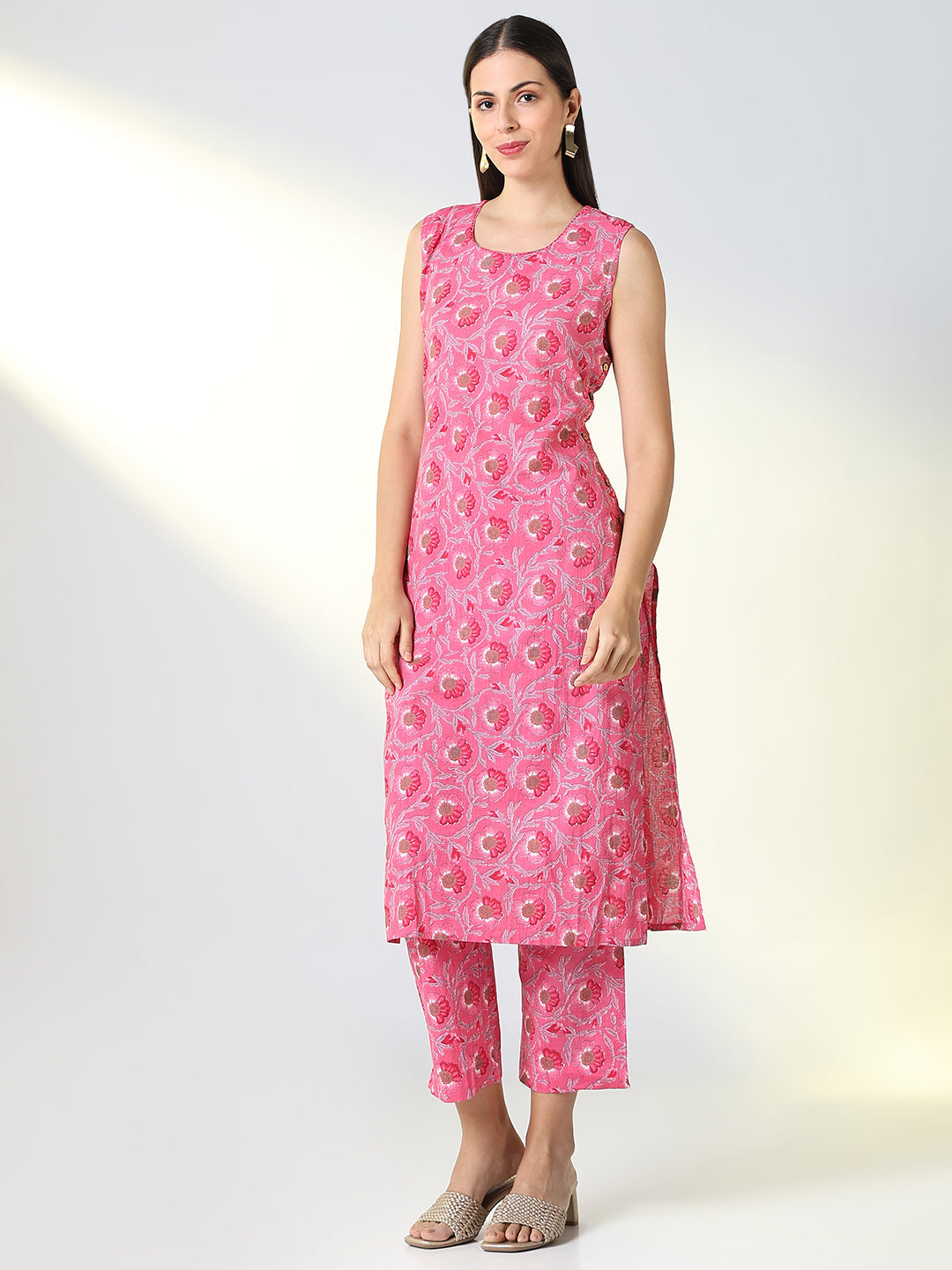 Women Pink Floral Straight Kurta Set