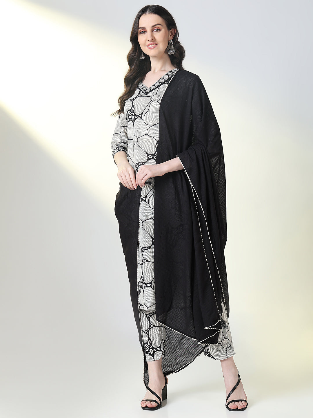 Women Grey Floral Straight Kurta Set with Dupatta