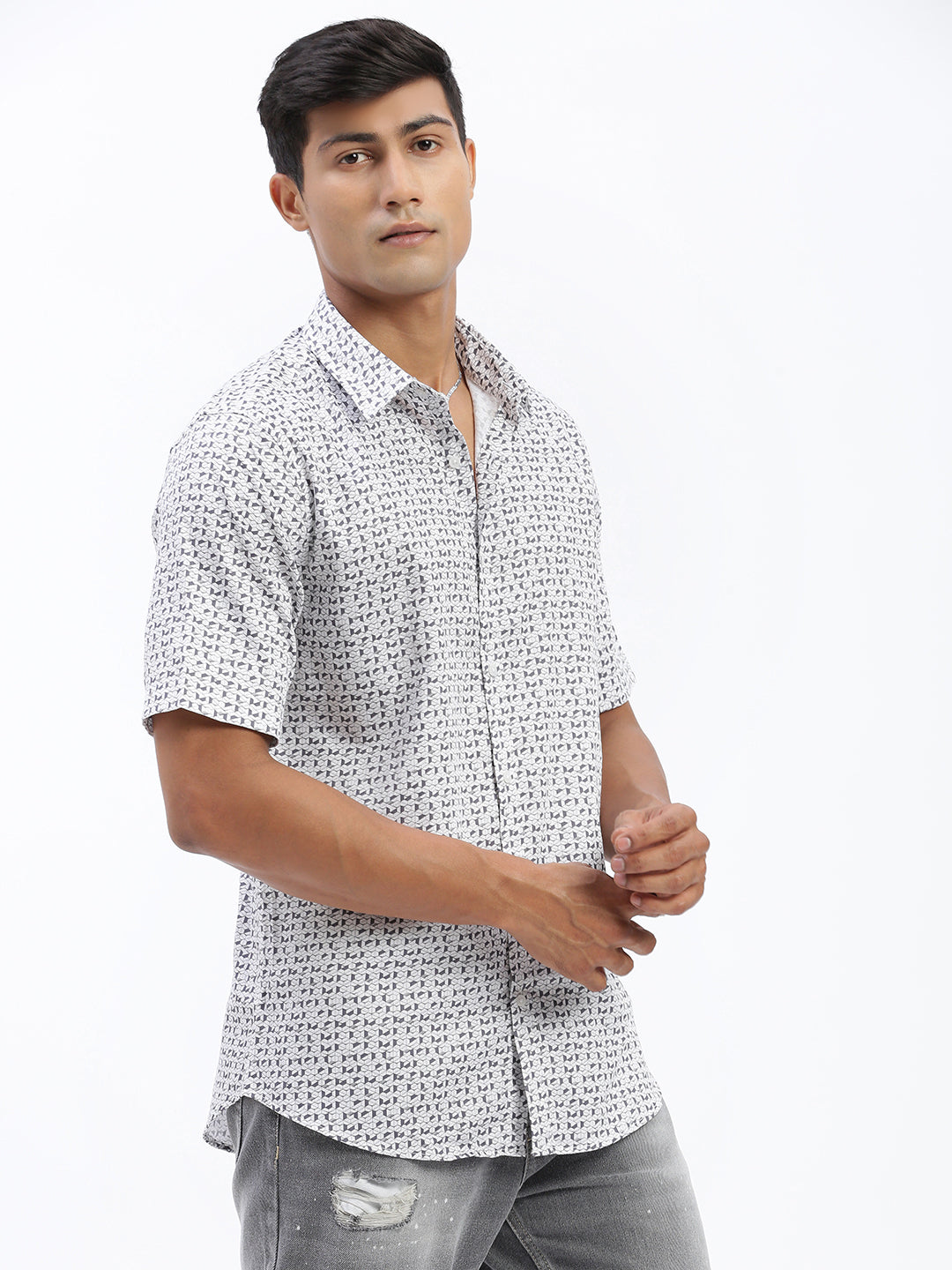 Men Geometric White Slim Fit Shirt