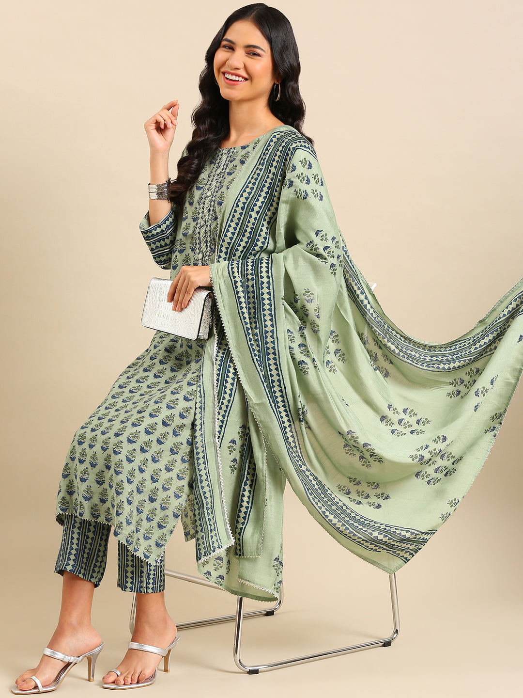 Women Graphic Green Straight Kurta Set with Dupatta