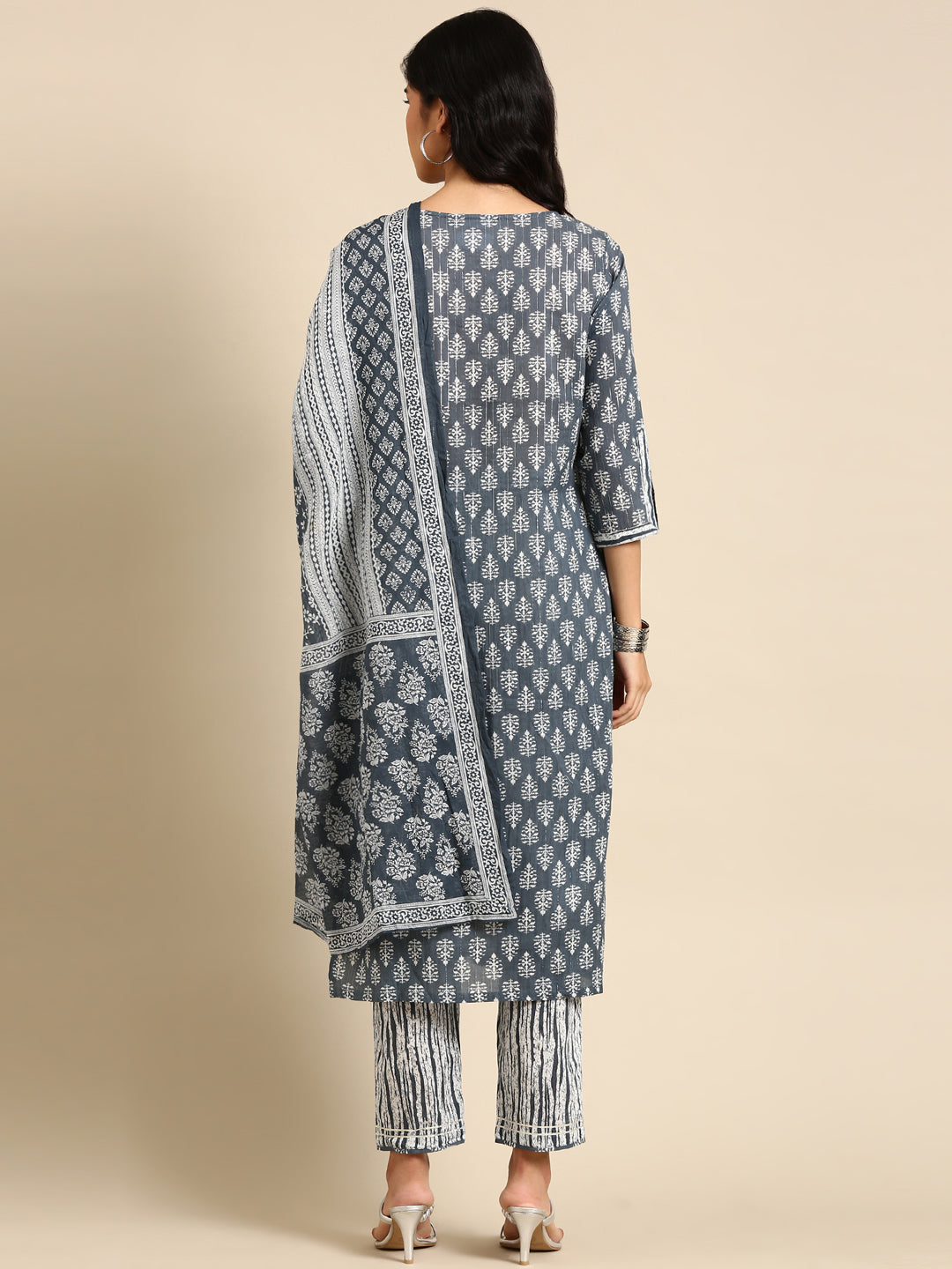 Women Graphic Grey Straight Kurta Set with Dupatta