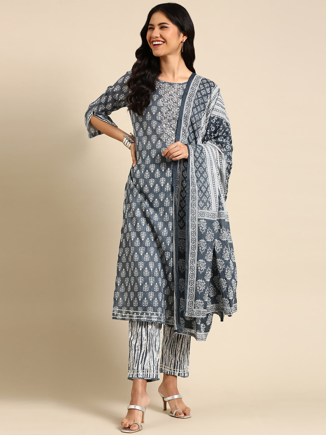 Women Graphic Grey Straight Kurta Set with Dupatta