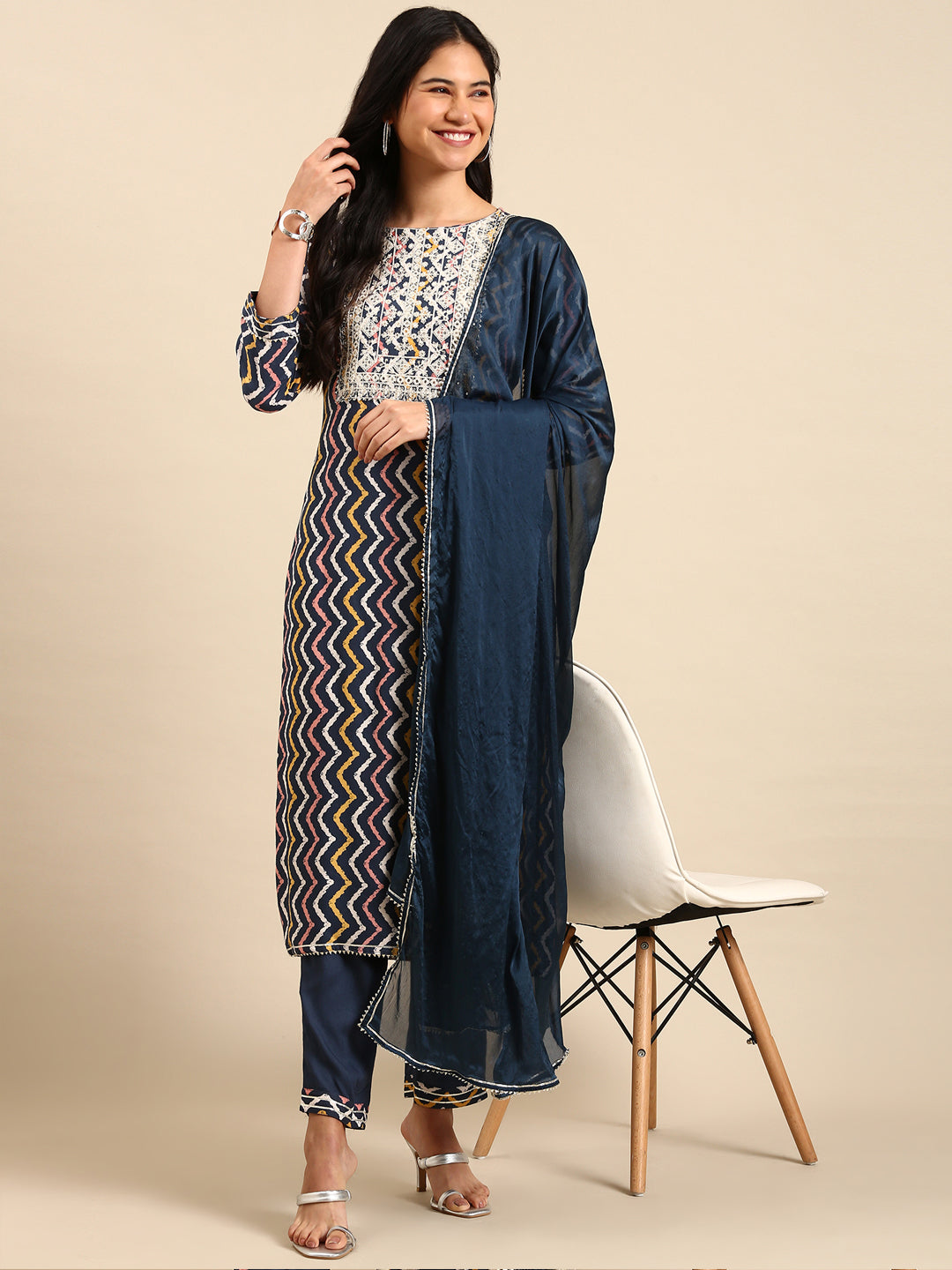 Women Chevron Navy Blue Straight Kurta Set with Dupatta