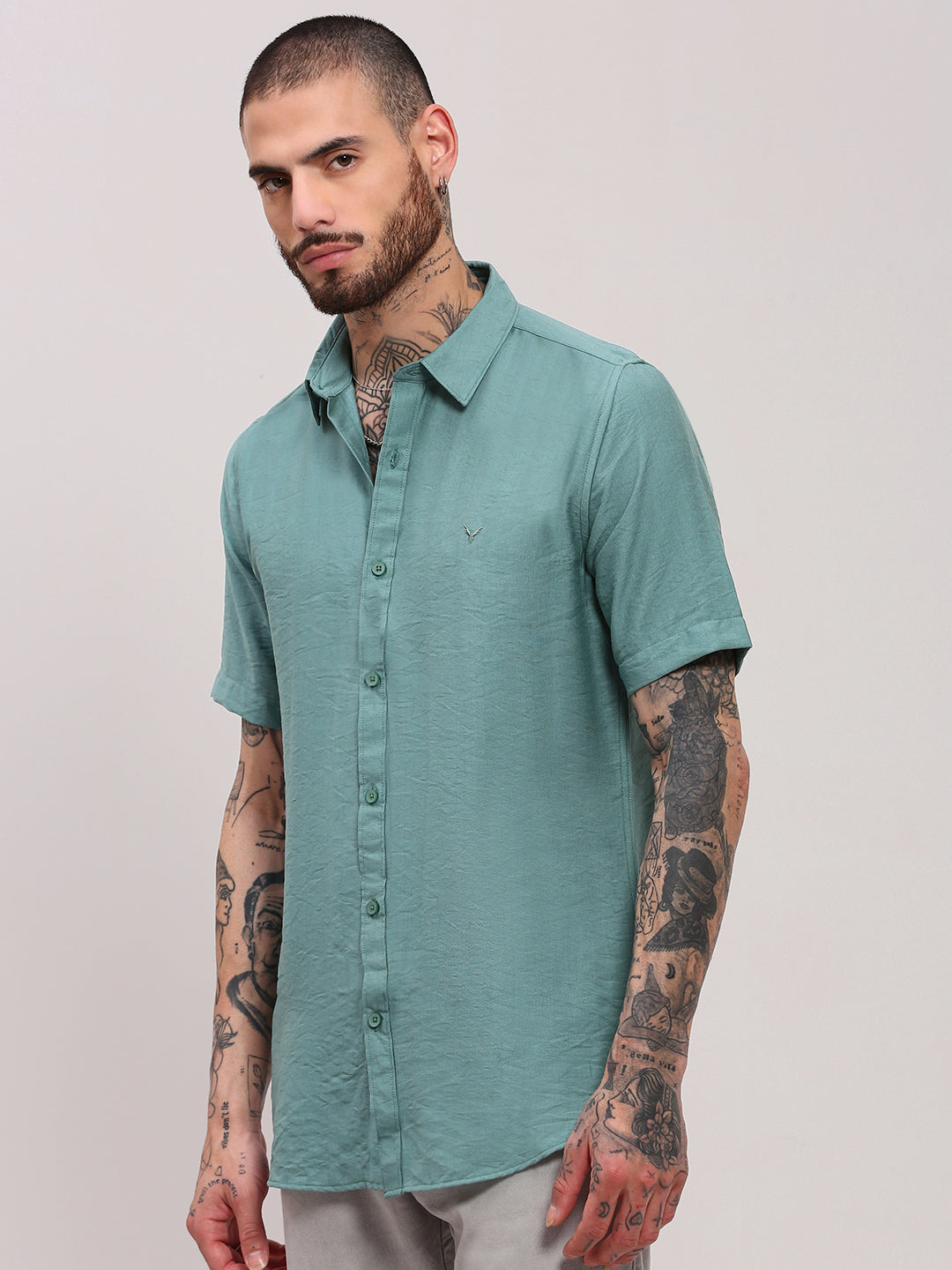 Men Green Solid Slim Fit Shirt