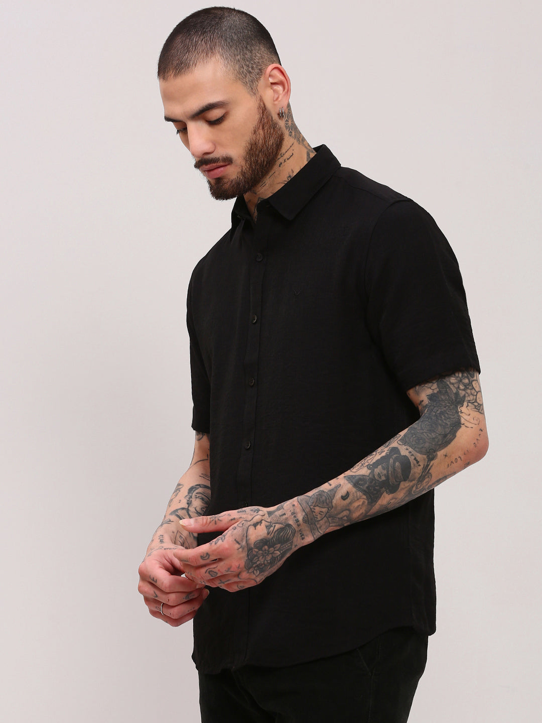 Men Black Solid Slim Fit Shirt