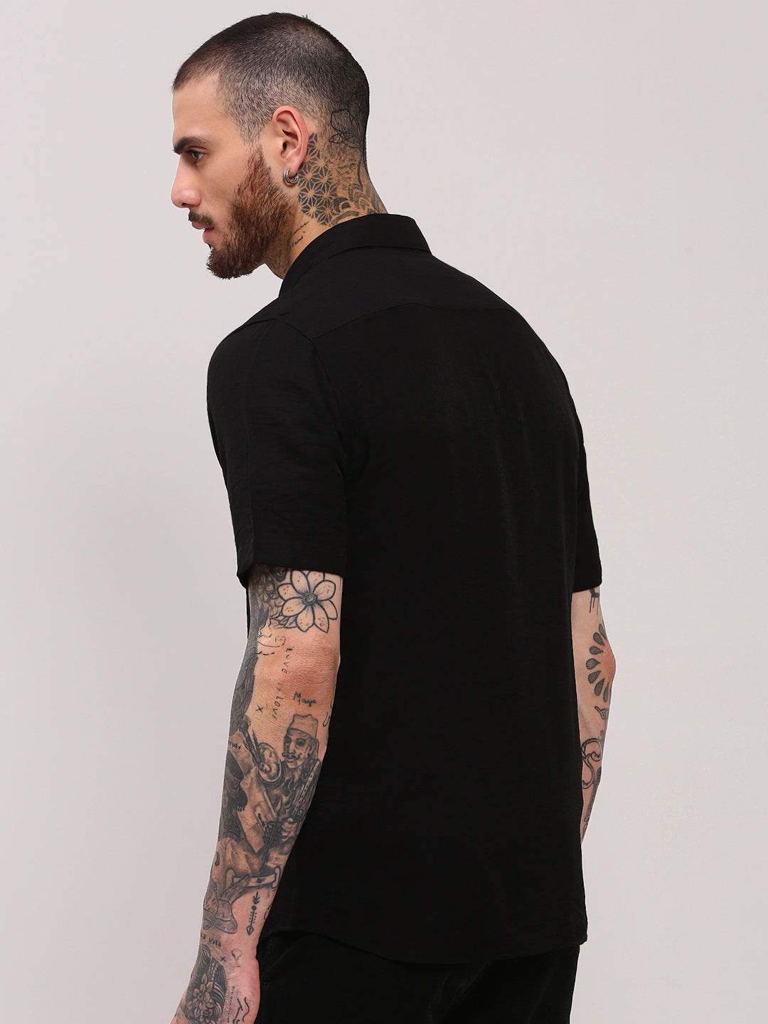 Men Black Solid Slim Fit Shirt