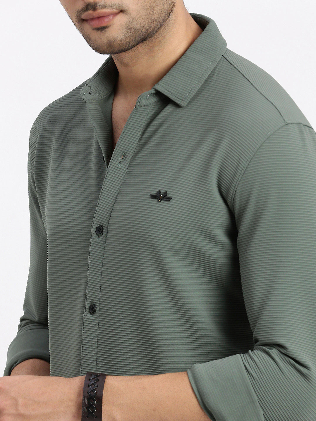 Men Green Solid Slim Fit Shirt