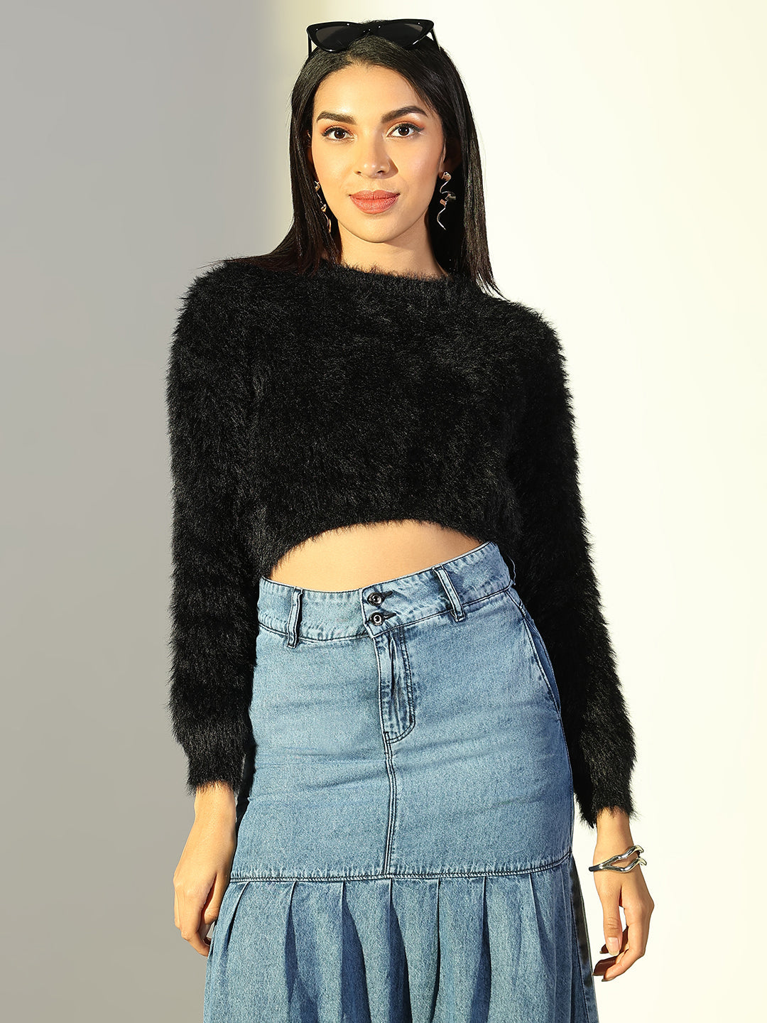 Women Black Solid Crop Top