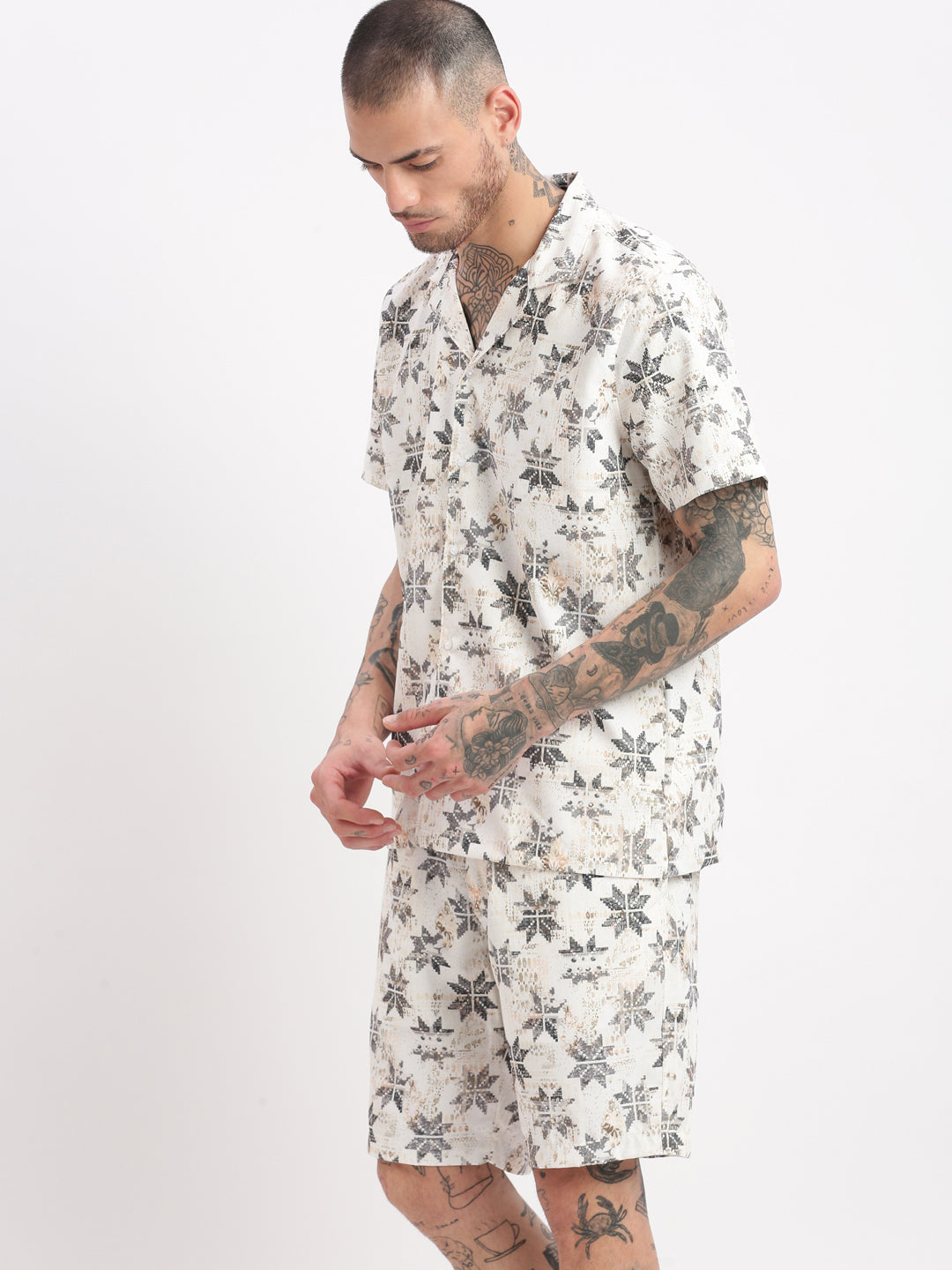 Men Geometric Print Cuban Collar Off White Co-Ords Set