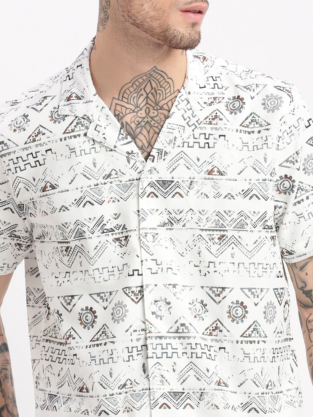 Men Geometric Print Cuban Collar White Co-Ords Set