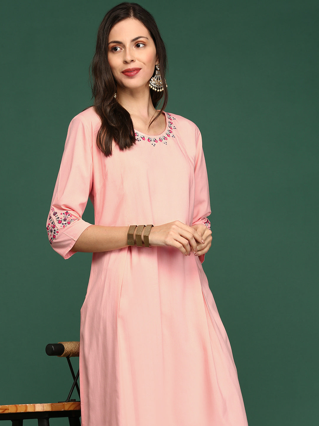 Women Embroidered Peach Straight Kurta