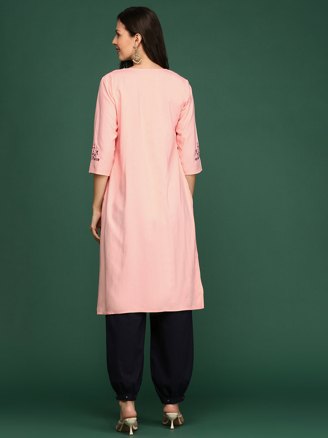 Women Embroidered Peach Straight Kurta