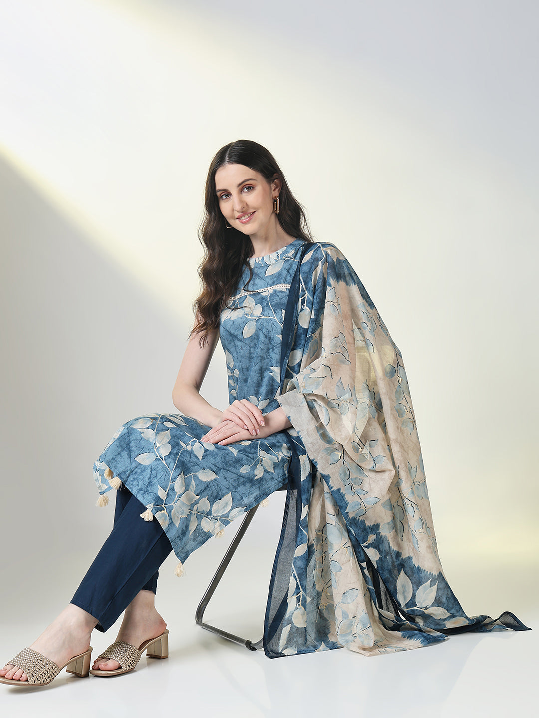 Women Blue Floral Straight Kurta Set with Dupatta