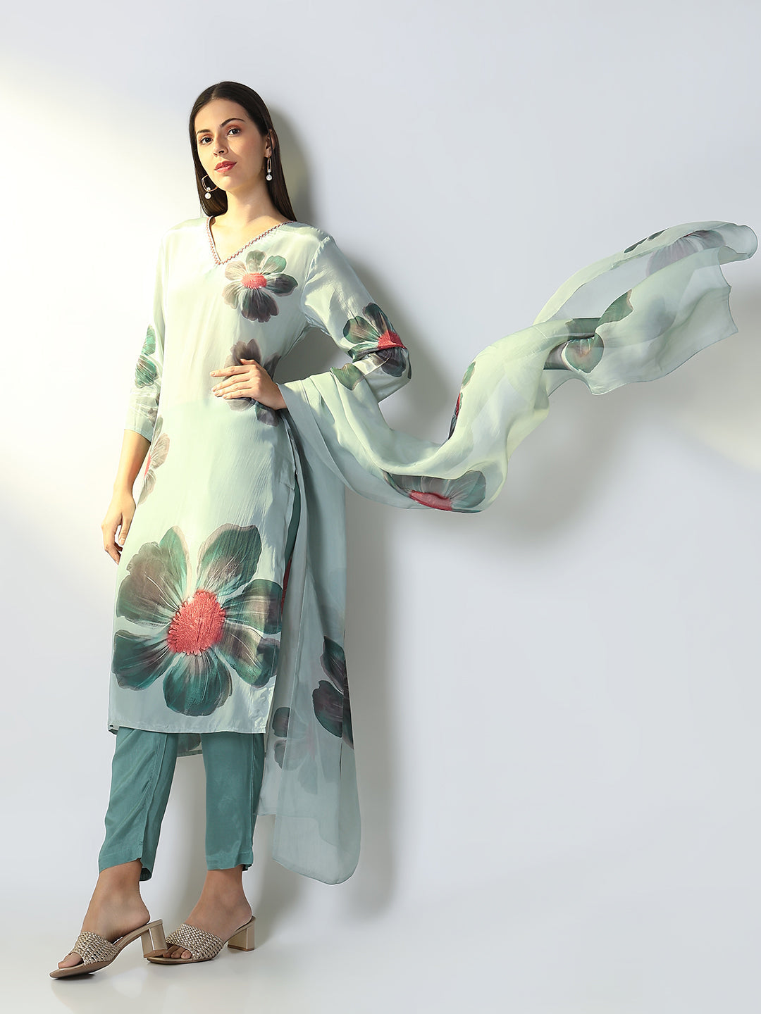 Women Blue Floral Straight Kurta Set with Dupatta