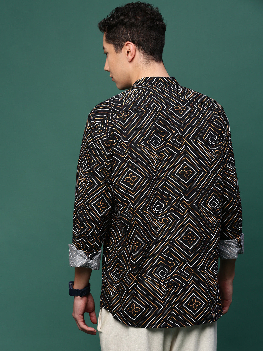 Men Black Geometric Slim Fit Shirt