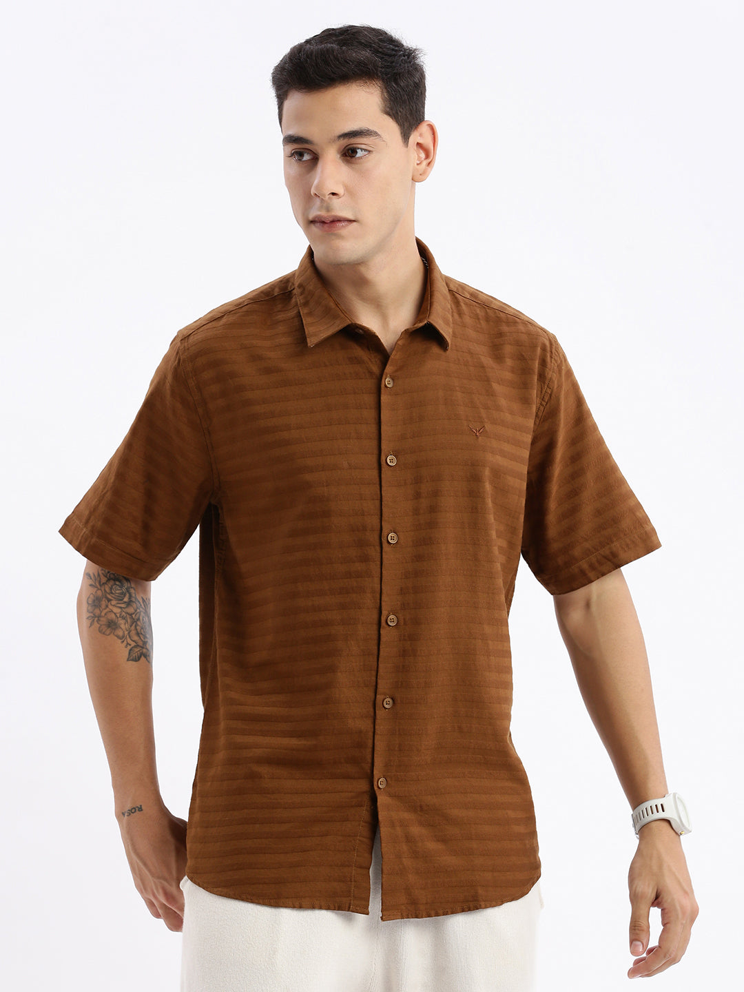 Men Spread Collar Solid Slim Fit Brown Shirt