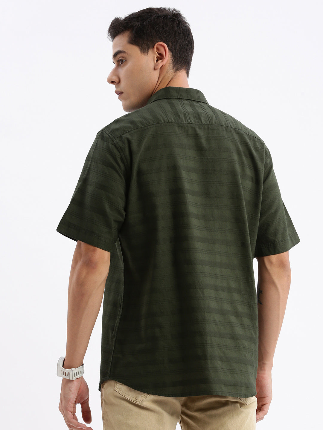 Men Spread Collar Solid Slim Fit Green Shirt