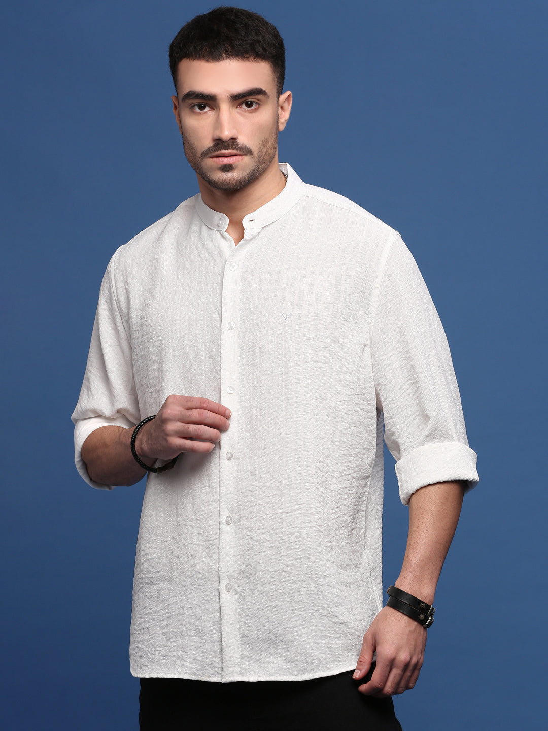 Men White Solid Slim Fit Shirt