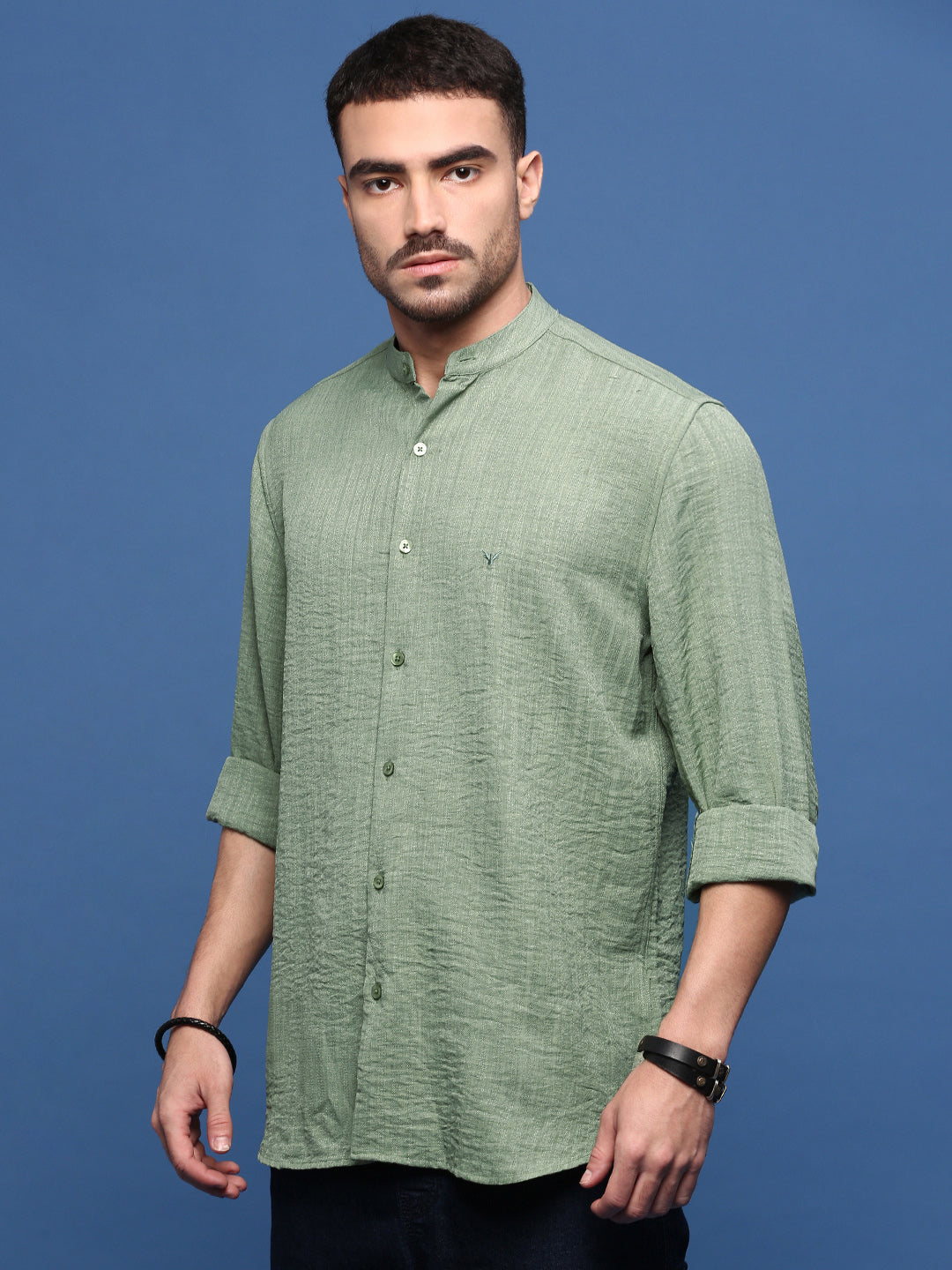 Men Green Solid Slim Fit Shirt