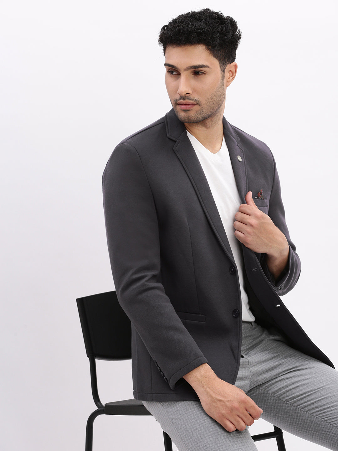 Men Solid Charcoal Single Breasted Blazer