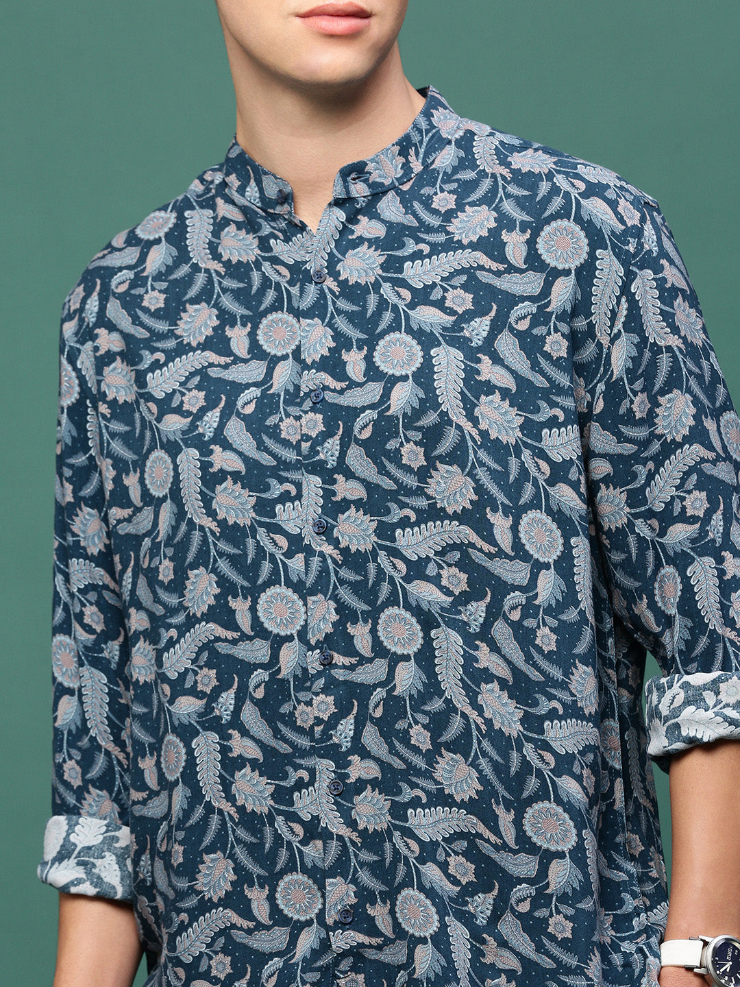 Men Teal Graphic Slim Fit Shirt