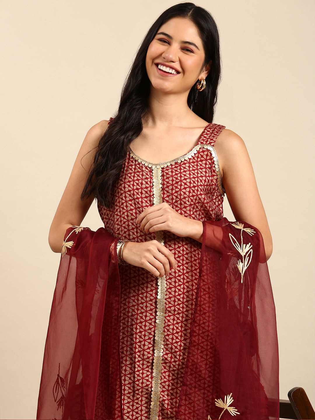 Women Geometric Maroon Straight Kurta Set with Dupatta