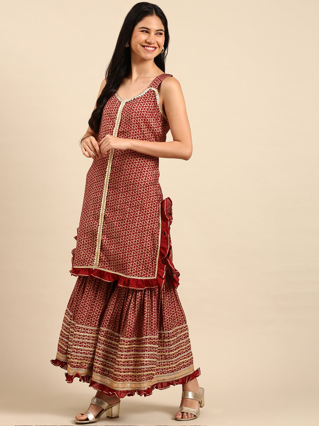 Women Geometric Maroon Straight Kurta Set with Dupatta