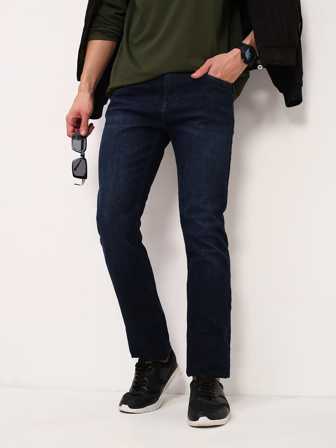 Men Blue Solid Straight Fit Jeans