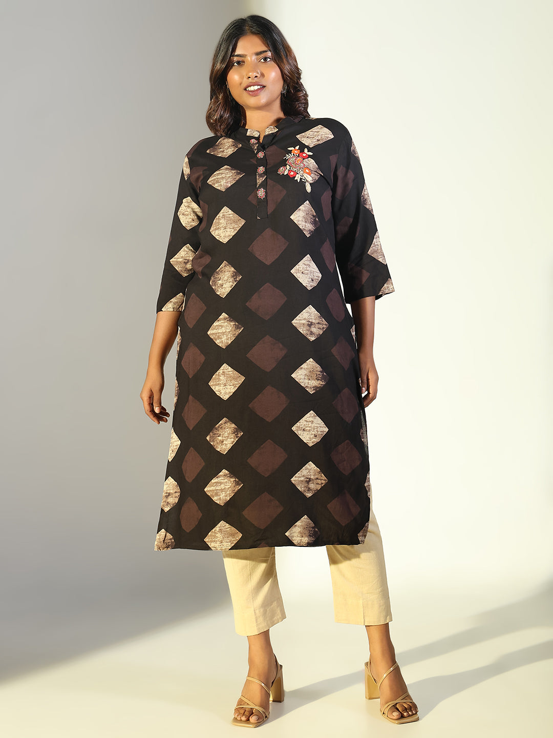 Women Black Geometric Straight Kurta