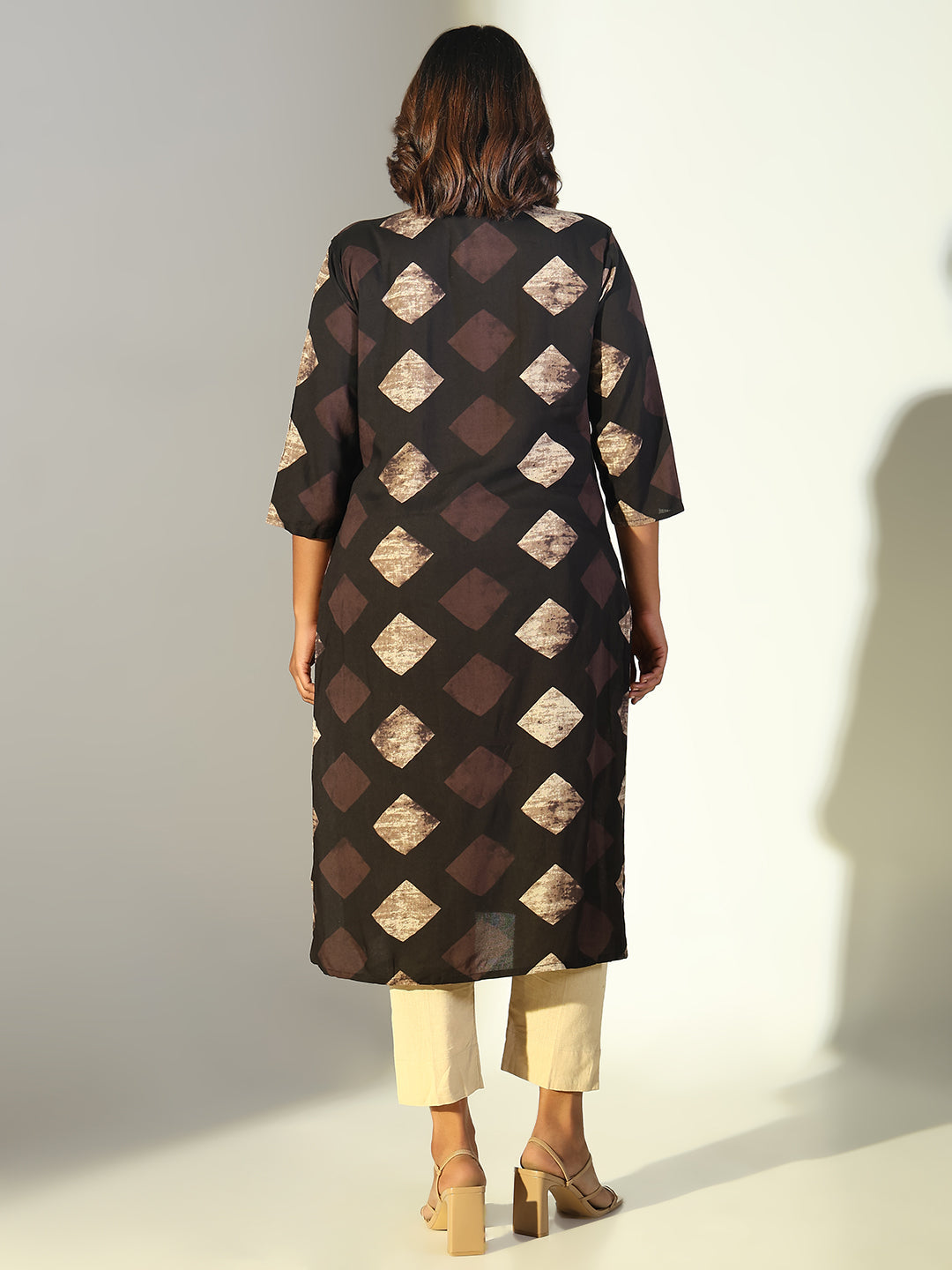 Women Black Geometric Straight Kurta