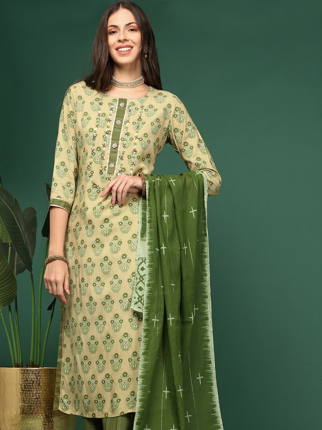 Women Floral Green Straight Kurta Set with Dupatta