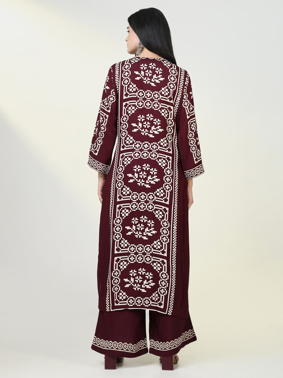 Women Solid Maroon Straight Kurta Set