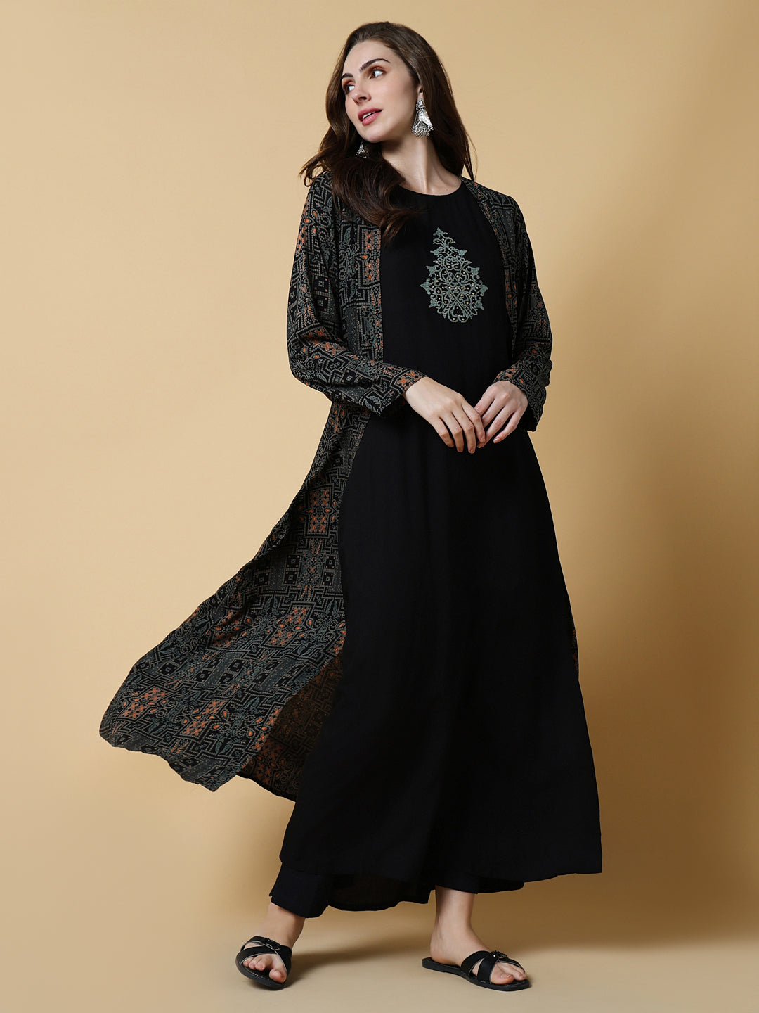 Women Black Graphic A-Line Kurta with Shrug