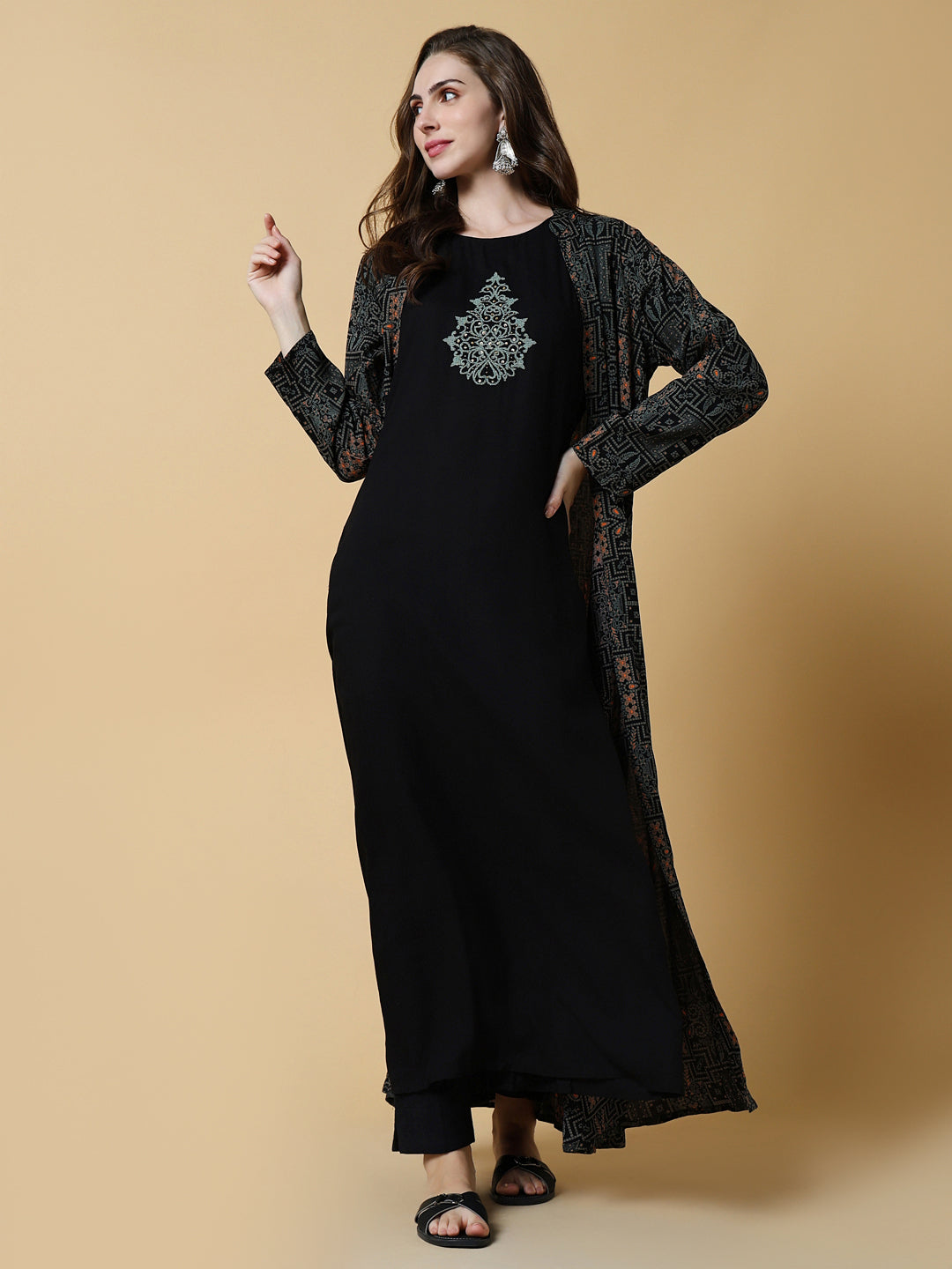 Women Black Graphic A-Line Kurta with Shrug